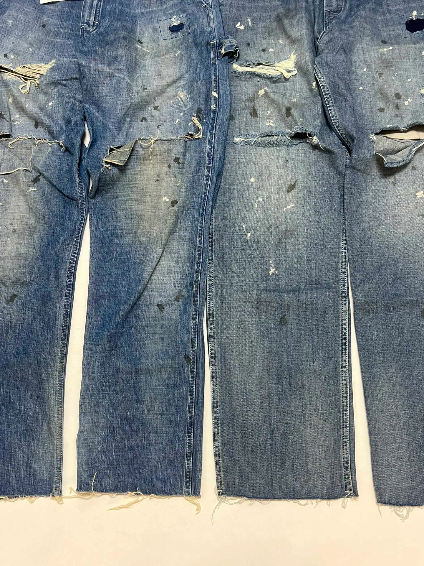 Proofing VS ZP SAINT Mxxxxxx SAINT_DENIM PANTS/PAINTER /BLUE Knife cut holes and splashed ink logging trousers Patch jeans Blue S-XL All accessories are molded and customized Super heavy work Washed and worn Knife cut holes Artificial ink splashed graffiti Genuine version Loose and stylish